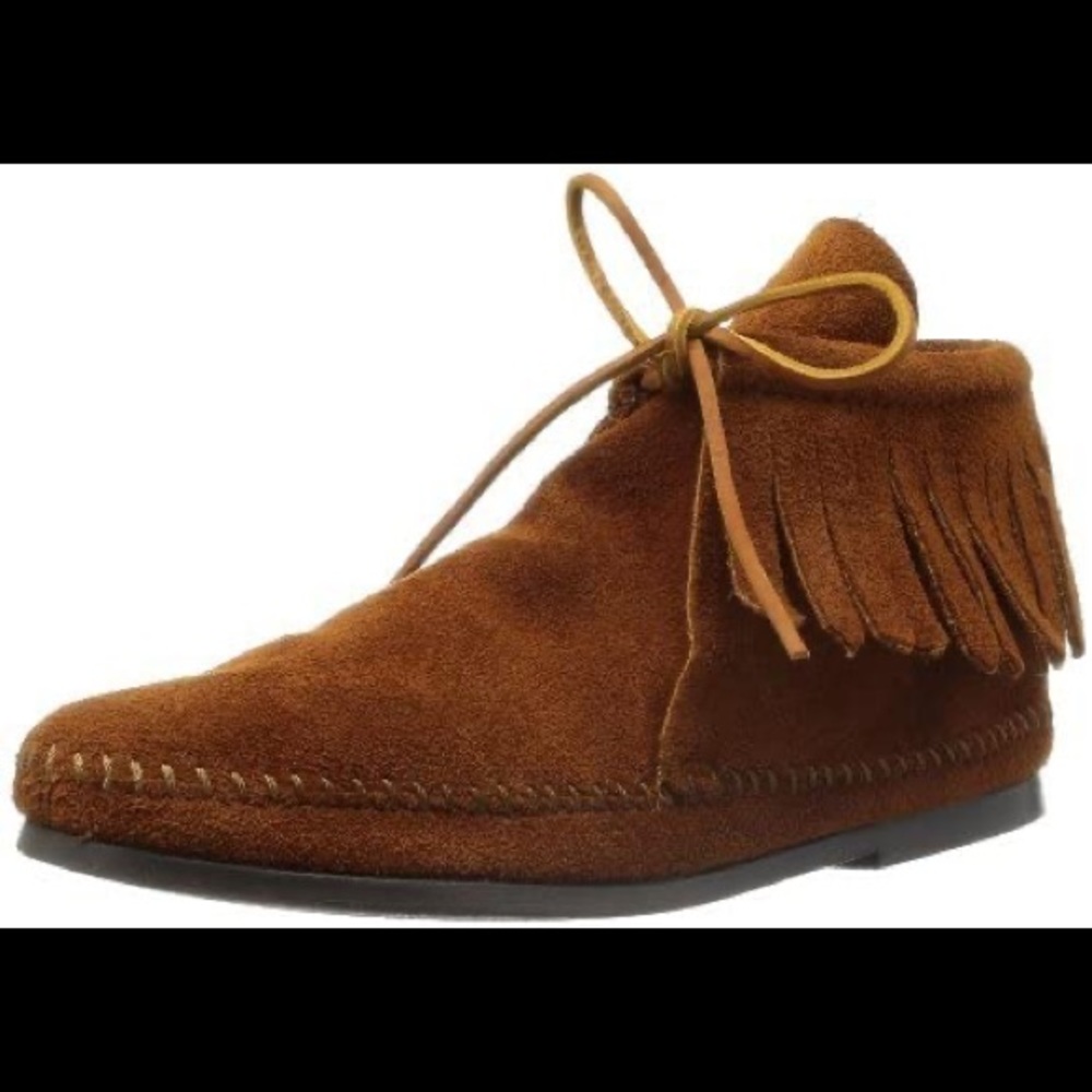 Minnetonka Women’s Classic Fringe Hard Sole Boot